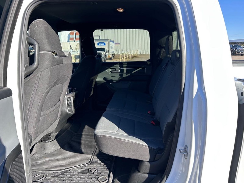 Ram 1500 Vehicle Full-screen Gallery Image 7