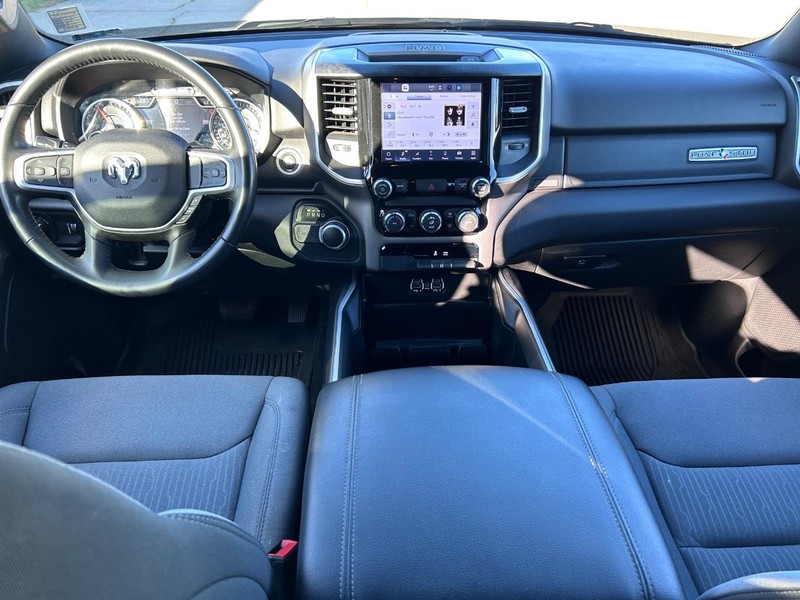 Ram 1500 Vehicle Full-screen Gallery Image 8