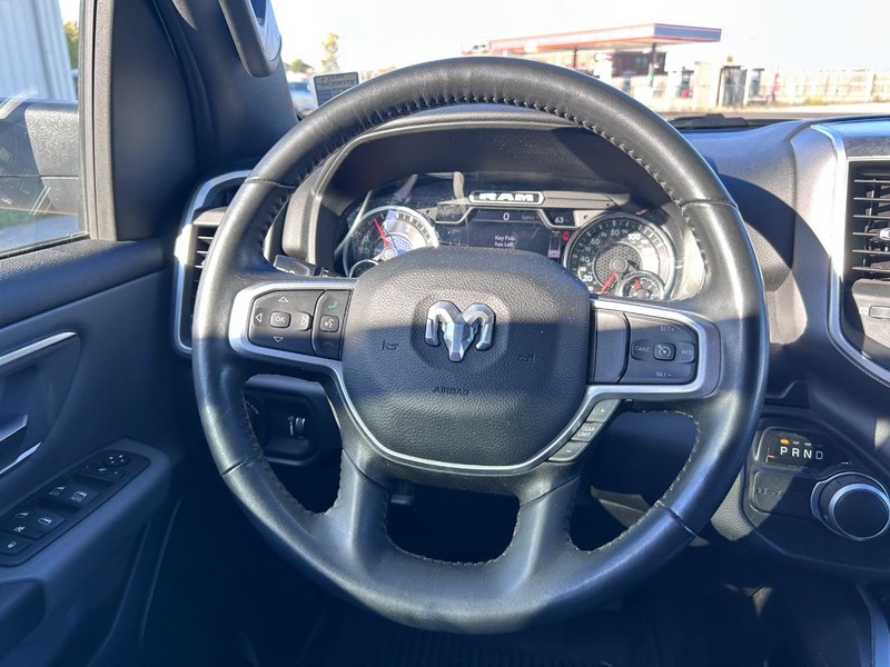 Ram 1500 Vehicle Full-screen Gallery Image 9