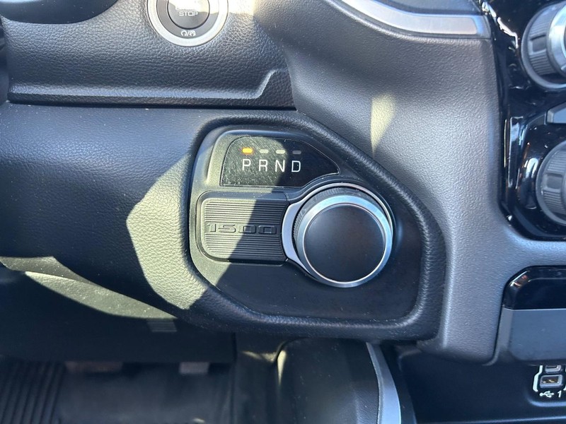 Ram 1500 Vehicle Full-screen Gallery Image 14