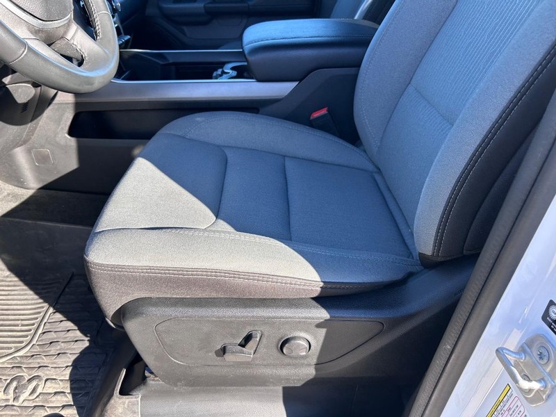 Ram 1500 Vehicle Full-screen Gallery Image 17