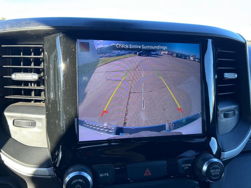 Ram 1500 Vehicle Full-screen Gallery Image 19