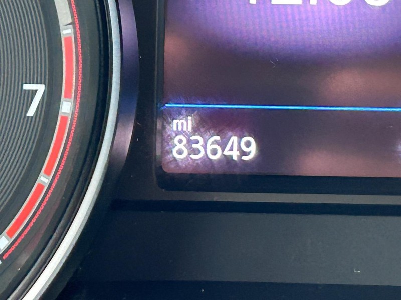 Volkswagen Atlas Cross Sport Vehicle Full-screen Gallery Image 19