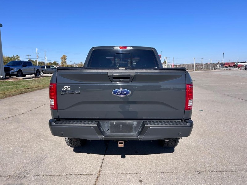 Ford F-150 Vehicle Full-screen Gallery Image 4