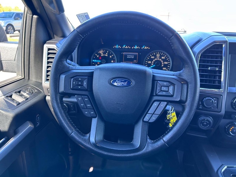 Ford F-150 Vehicle Full-screen Gallery Image 9