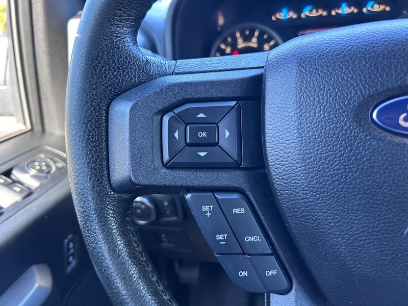 Ford F-150 Vehicle Full-screen Gallery Image 10