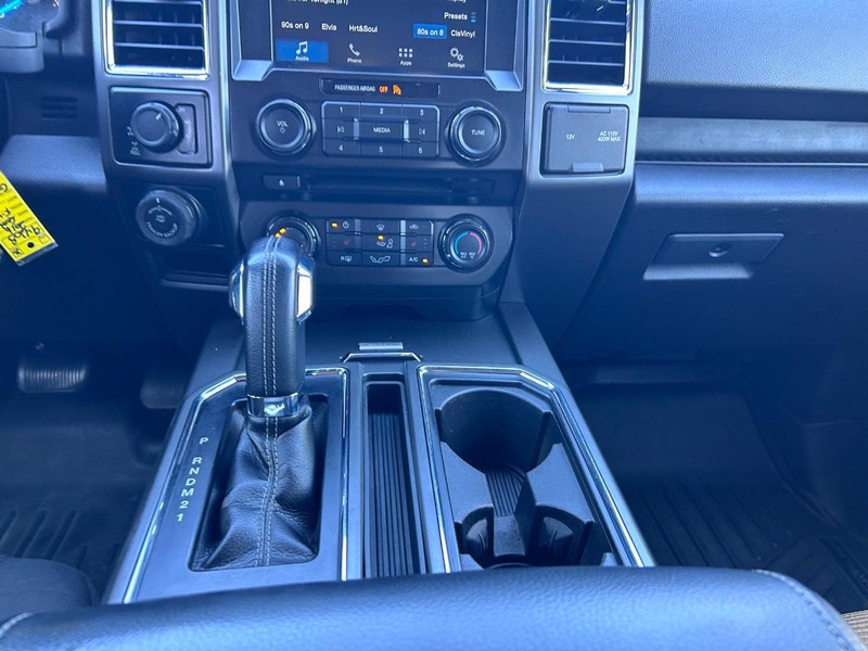 Ford F-150 Vehicle Full-screen Gallery Image 14