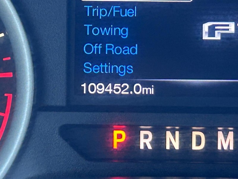 Ford F-150 Vehicle Full-screen Gallery Image 18