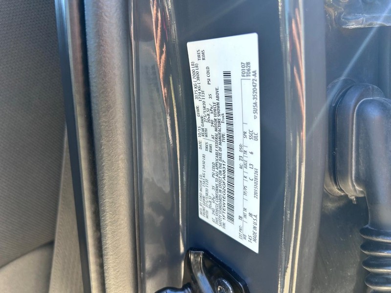 Ford F-150 Vehicle Full-screen Gallery Image 20