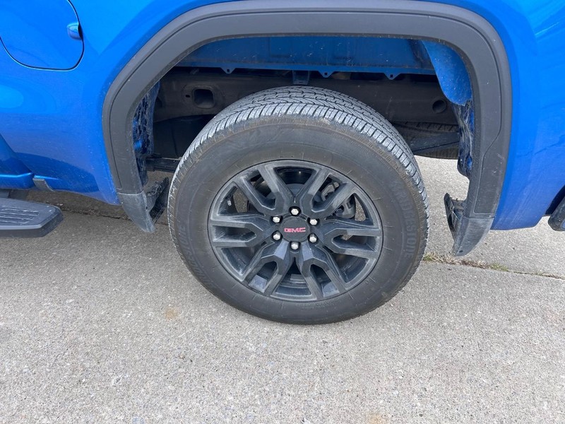 GMC Sierra 1500 Vehicle Full-screen Gallery Image 6