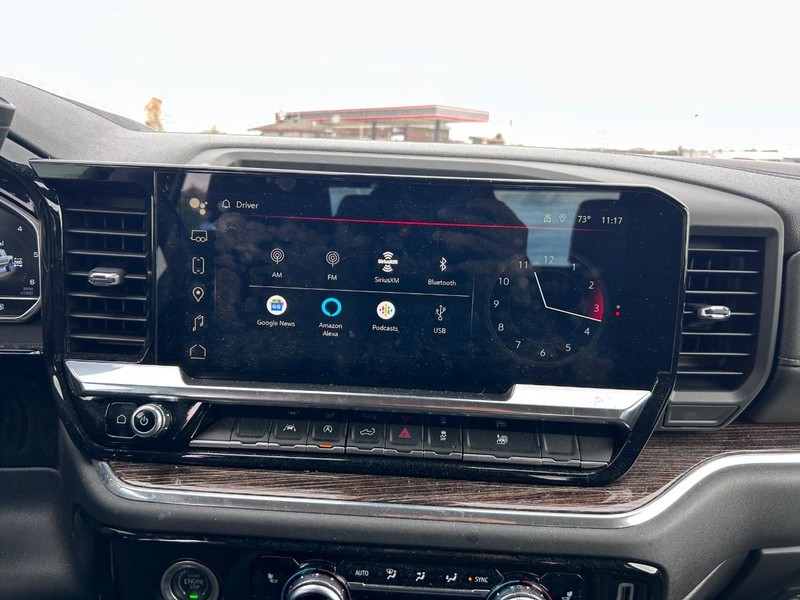 GMC Sierra 1500 Vehicle Full-screen Gallery Image 12