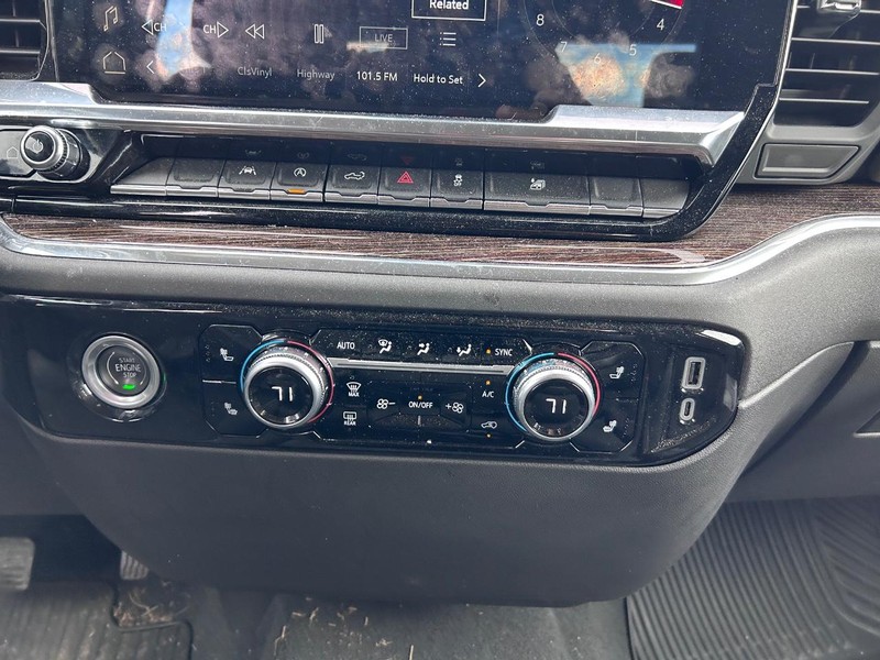 GMC Sierra 1500 Vehicle Full-screen Gallery Image 13