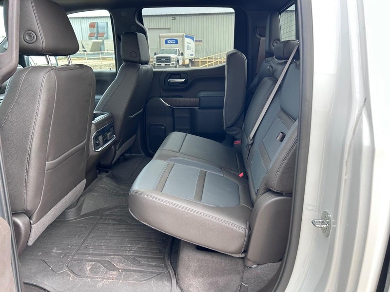 GMC Sierra 1500 Limited Vehicle Full-screen Gallery Image 7