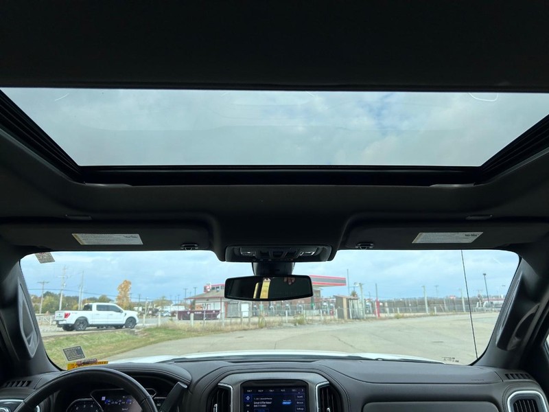 GMC Sierra 1500 Limited Vehicle Full-screen Gallery Image 8