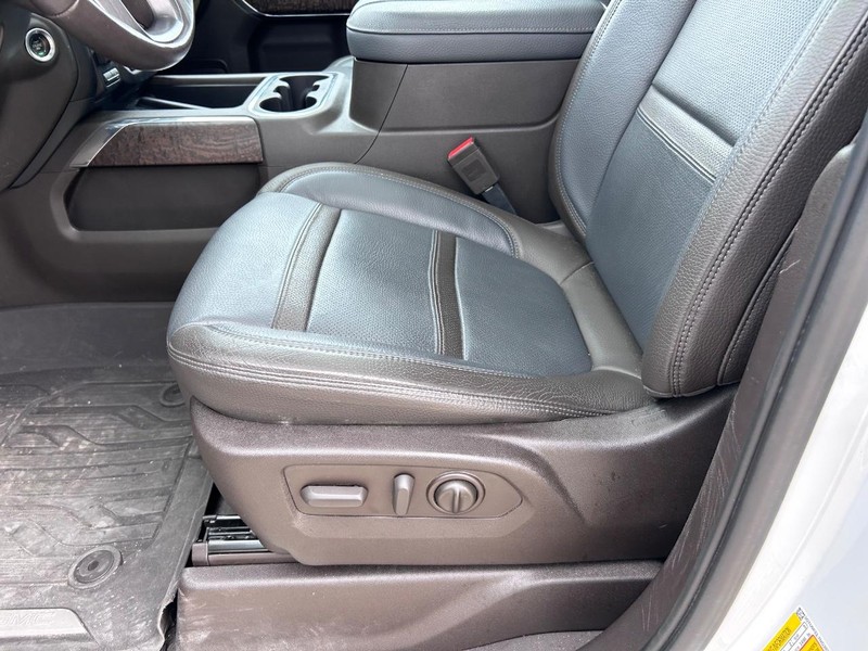 GMC Sierra 1500 Limited Vehicle Full-screen Gallery Image 18