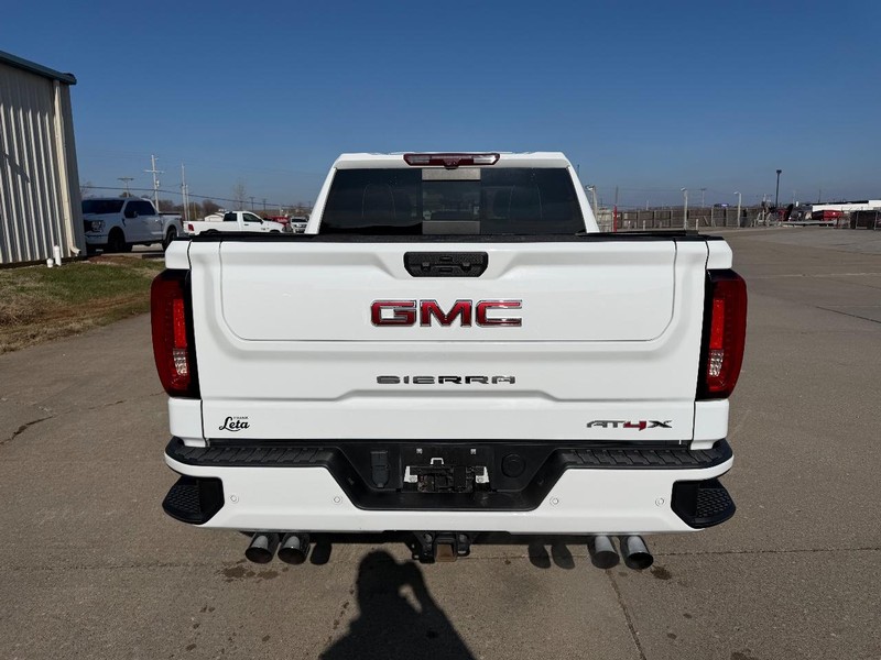 GMC Sierra 1500 Vehicle Full-screen Gallery Image 4