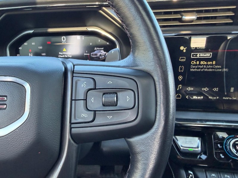 GMC Sierra 1500 Vehicle Full-screen Gallery Image 12