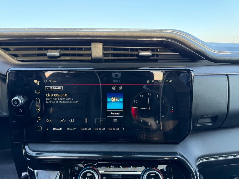 GMC Sierra 1500 Vehicle Full-screen Gallery Image 13