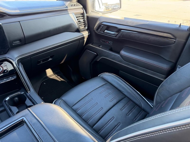 GMC Sierra 1500 Vehicle Full-screen Gallery Image 16