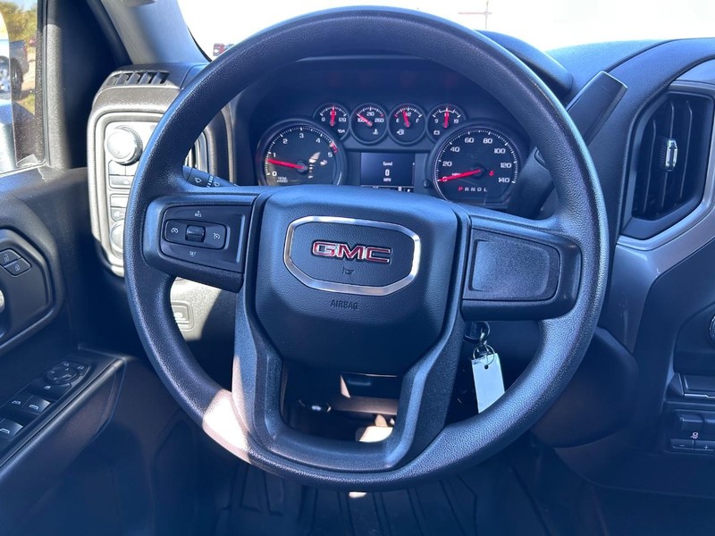 GMC Sierra 2500HD Vehicle Full-screen Gallery Image 9