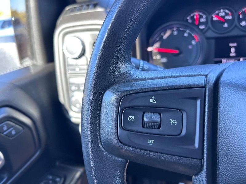 GMC Sierra 2500HD Vehicle Full-screen Gallery Image 10