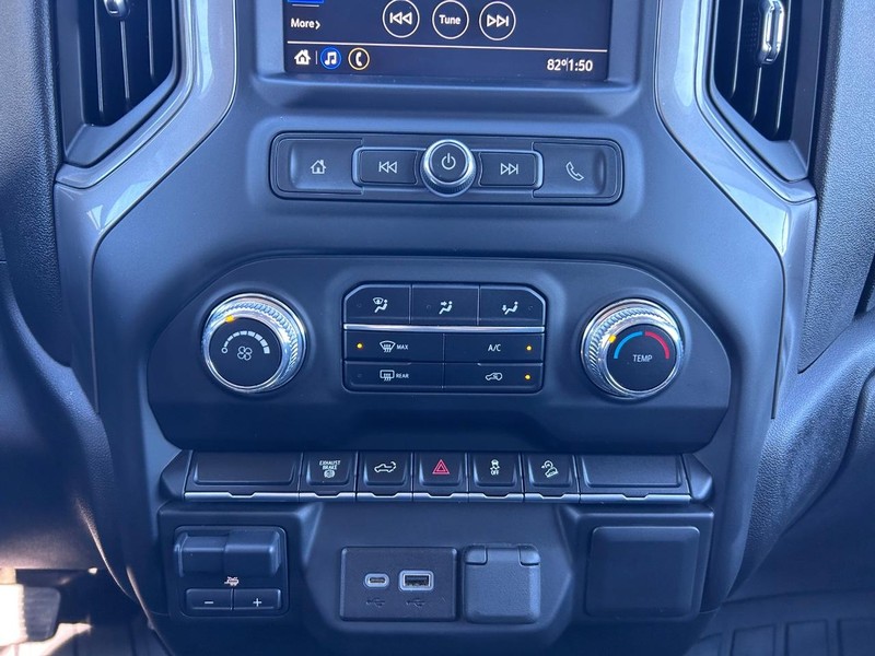 GMC Sierra 2500HD Vehicle Full-screen Gallery Image 12