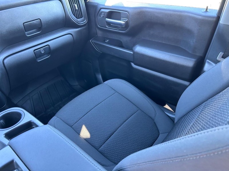 GMC Sierra 2500HD Vehicle Full-screen Gallery Image 13