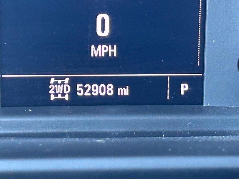 GMC Sierra 2500HD Vehicle Full-screen Gallery Image 16