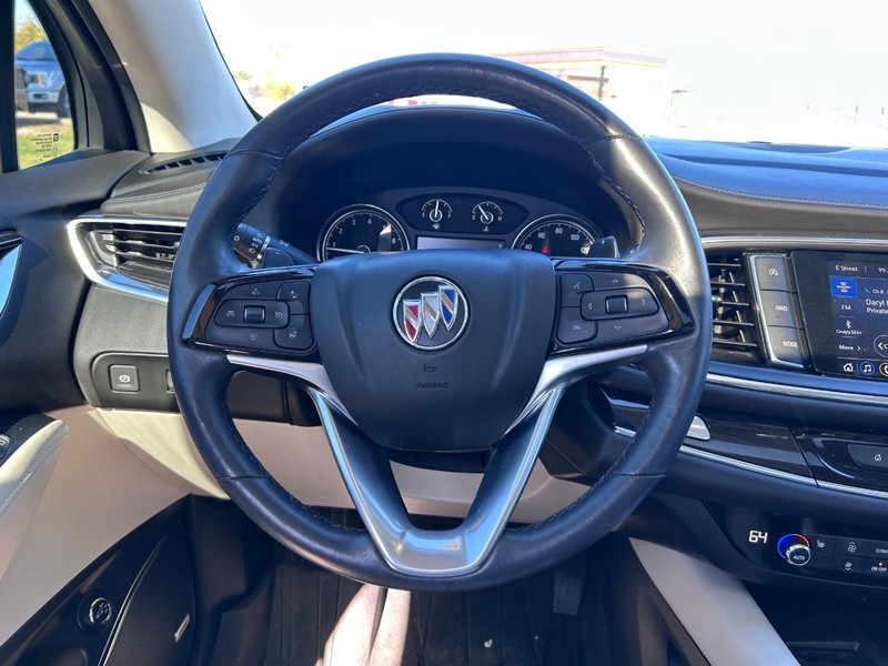 Buick Enclave Vehicle Full-screen Gallery Image 13