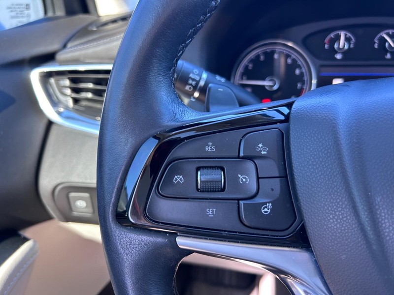 Buick Enclave Vehicle Full-screen Gallery Image 14