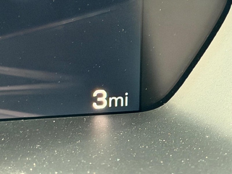 GMC Canyon Vehicle Full-screen Gallery Image 18