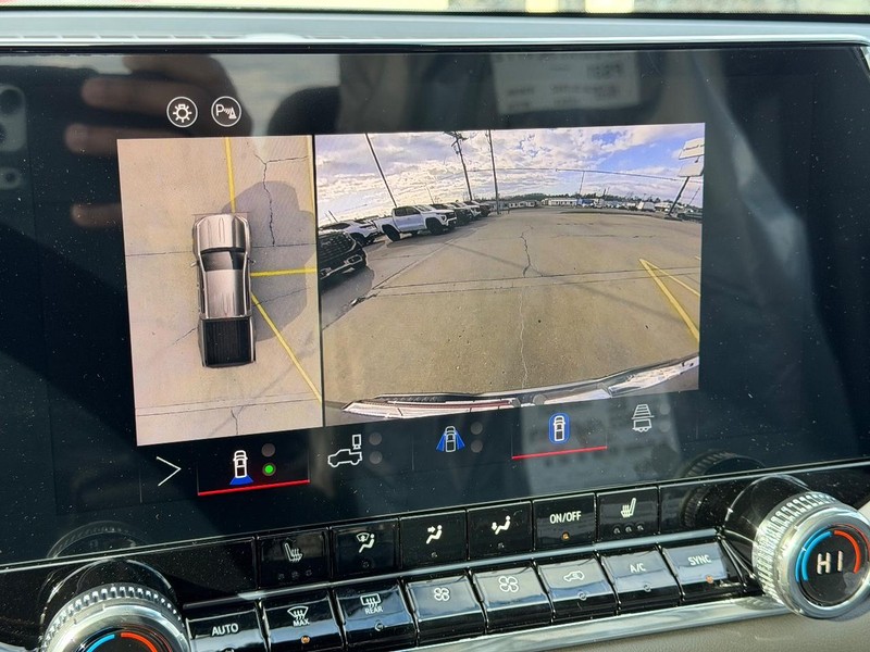 GMC Canyon Vehicle Full-screen Gallery Image 19