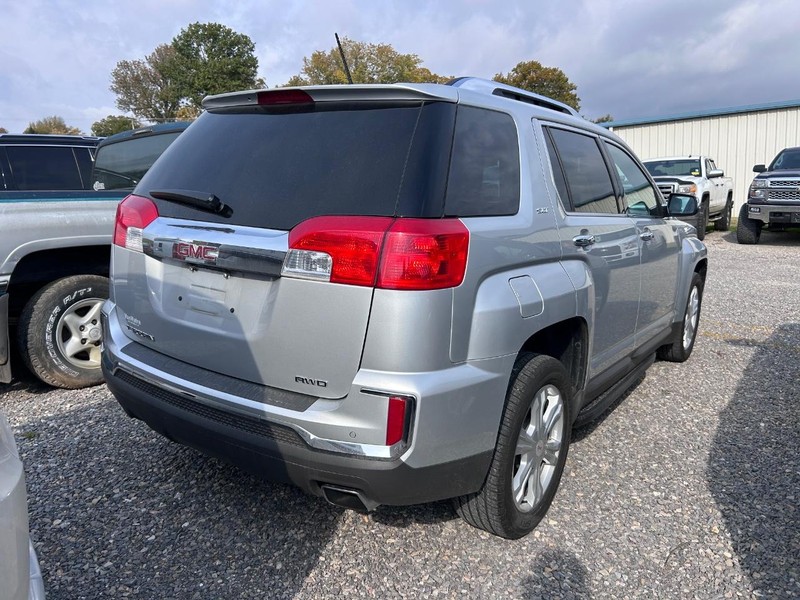 GMC Terrain Vehicle Full-screen Gallery Image 3