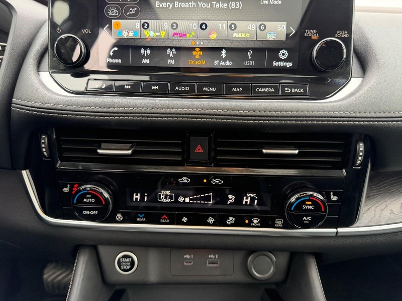 Nissan Rogue Vehicle Full-screen Gallery Image 16