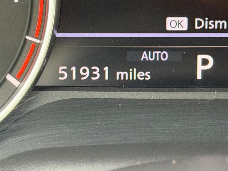 Nissan Rogue Vehicle Full-screen Gallery Image 23