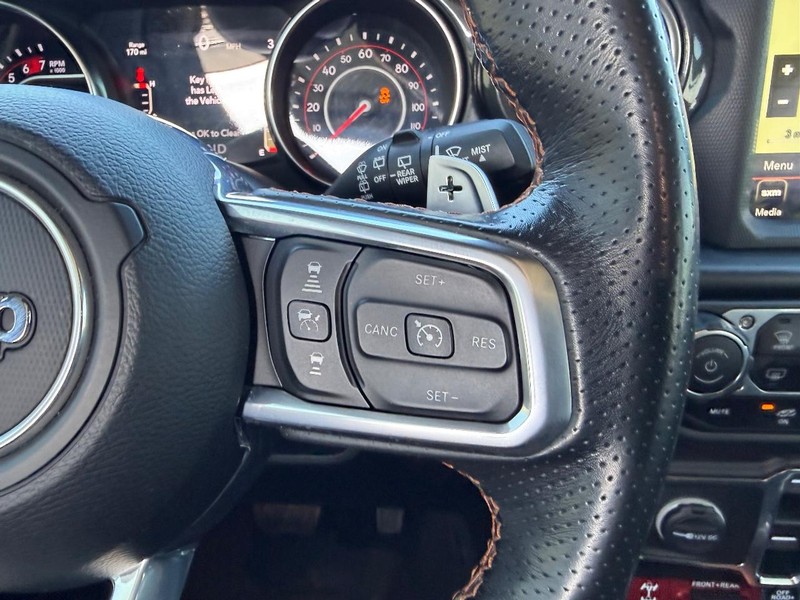 Jeep Wrangler Vehicle Full-screen Gallery Image 11