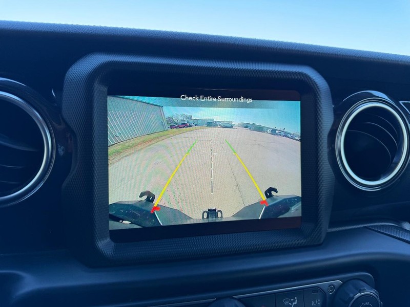 Jeep Wrangler Vehicle Full-screen Gallery Image 19