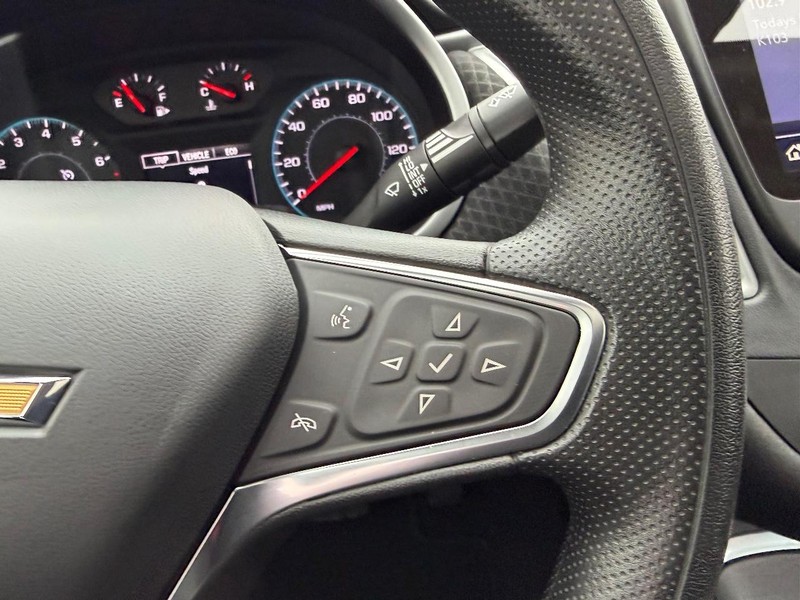 Chevrolet Malibu Vehicle Full-screen Gallery Image 12