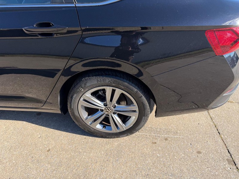 Volkswagen Jetta Vehicle Full-screen Gallery Image 6