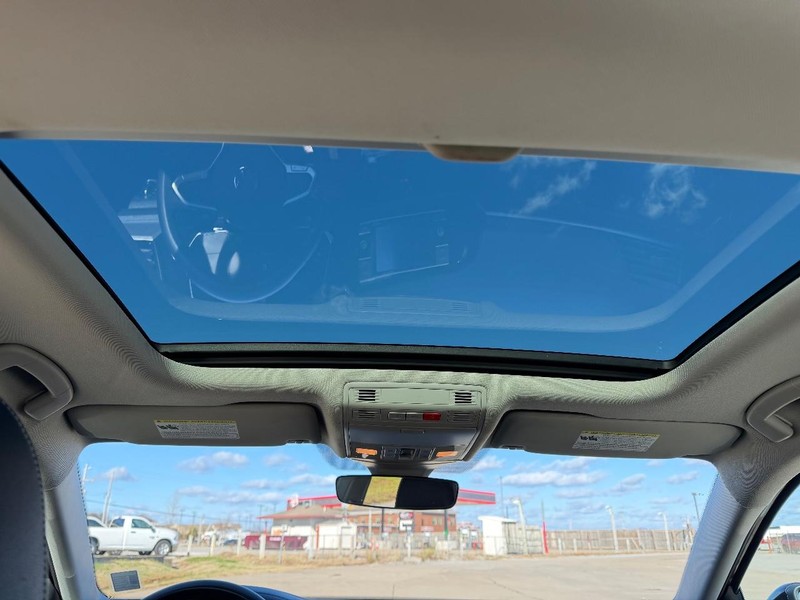 Volkswagen Jetta Vehicle Full-screen Gallery Image 8