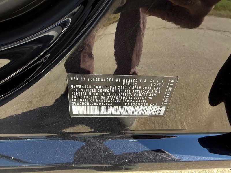 Volkswagen Jetta Vehicle Full-screen Gallery Image 21