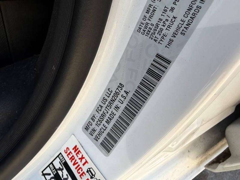 Ram 1500 Vehicle Full-screen Gallery Image 21