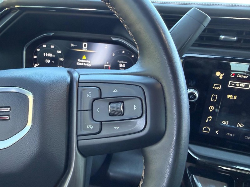 GMC Sierra 2500HD Vehicle Full-screen Gallery Image 11