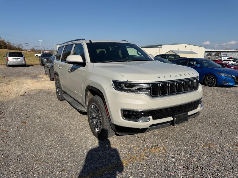 Jeep Wagoneer Vehicle Full-screen Gallery Image 2