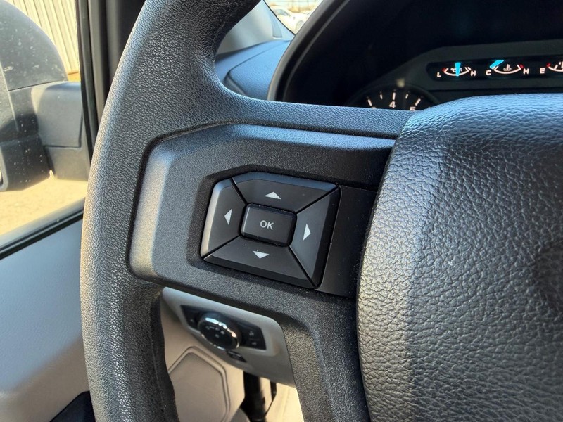 Ford F-150 Vehicle Full-screen Gallery Image 9