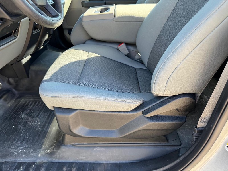 Ford F-150 Vehicle Full-screen Gallery Image 14