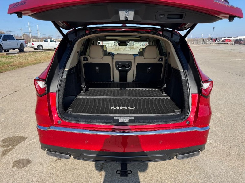 Acura MDX Vehicle Full-screen Gallery Image 5
