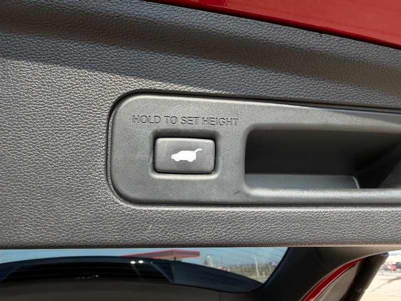 Acura MDX Vehicle Full-screen Gallery Image 6