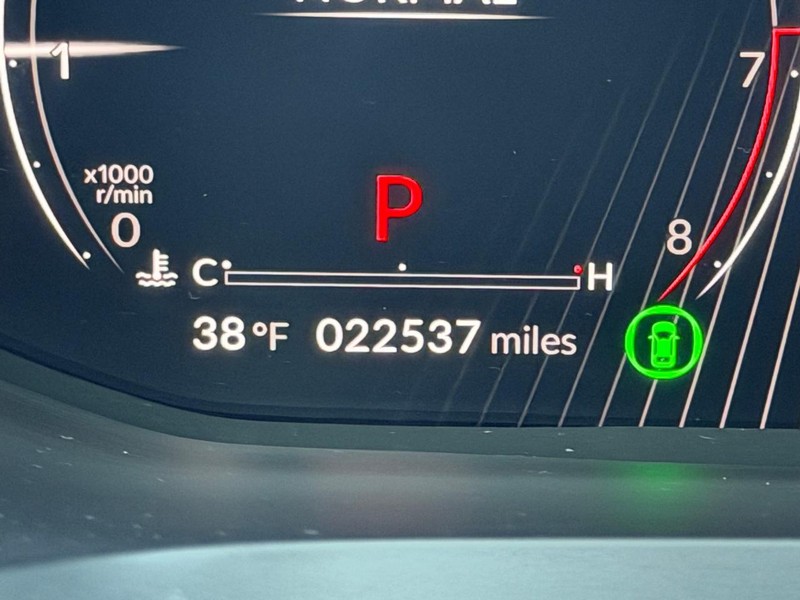 Acura MDX Vehicle Full-screen Gallery Image 22