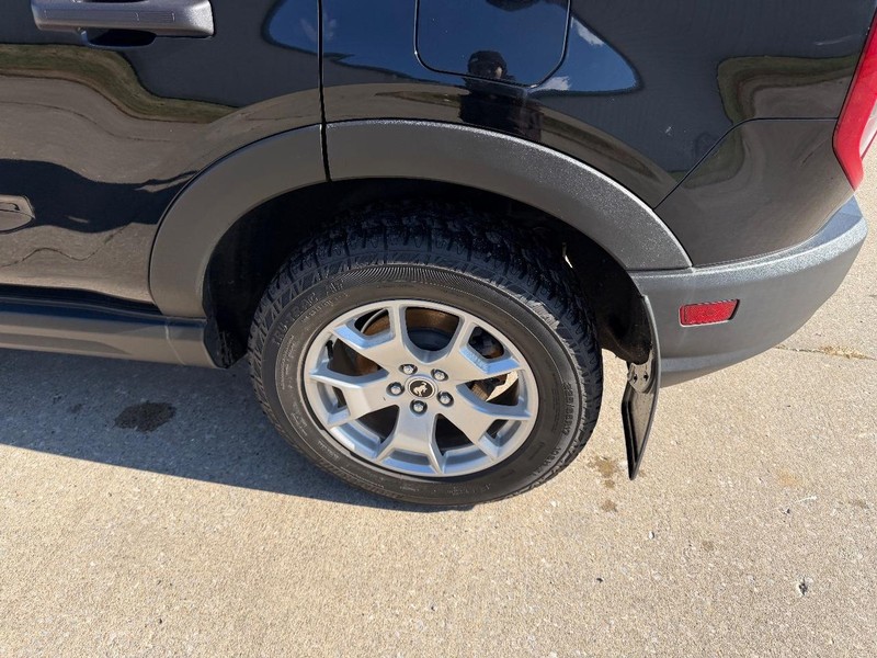 Ford Bronco Sport Vehicle Full-screen Gallery Image 6